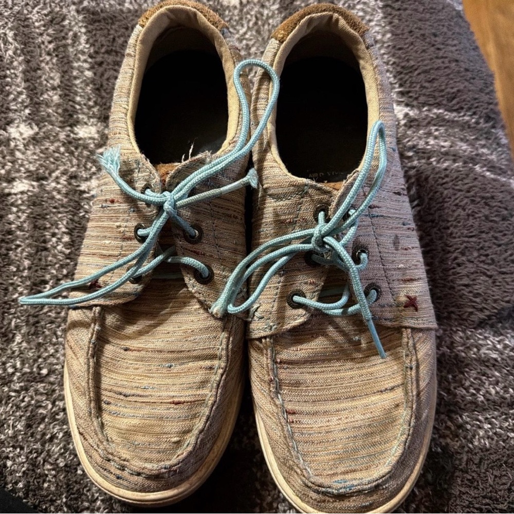 Twisted X Women's Beige Canvas Flats with Light Blue Laceswomens twisted x 7 1/2